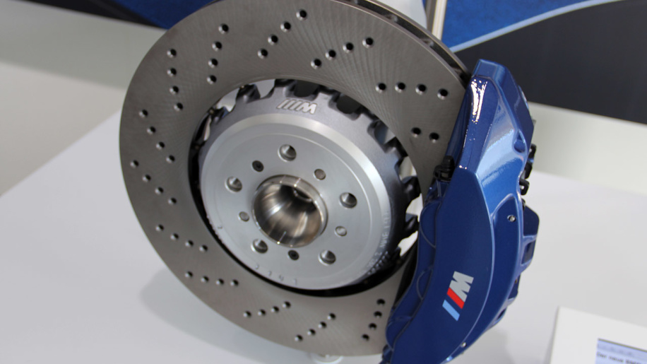 <span style="font-weight: bold;">Замена тормозных колодок.</span><br>