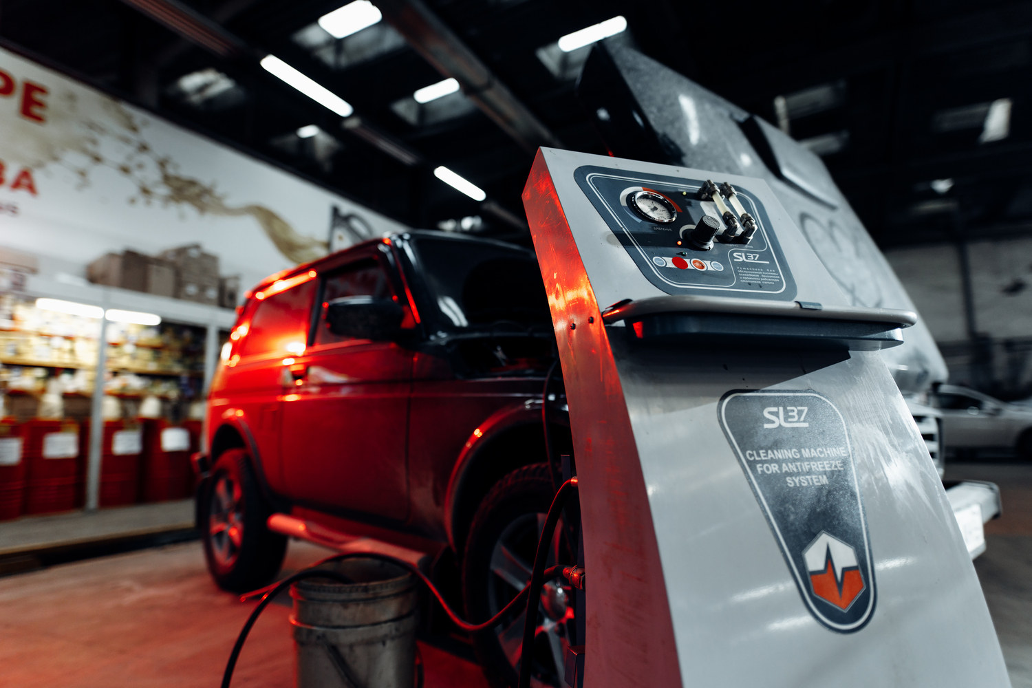 <span style="font-weight: 700;">100% Аппаратная и замена антифриза и промывка системы охлаждения и отопителя через автоматическую станцию.</span>